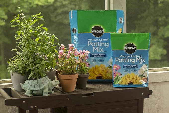 Miracle-Gro Moisture Control Potting Mix 2 pack