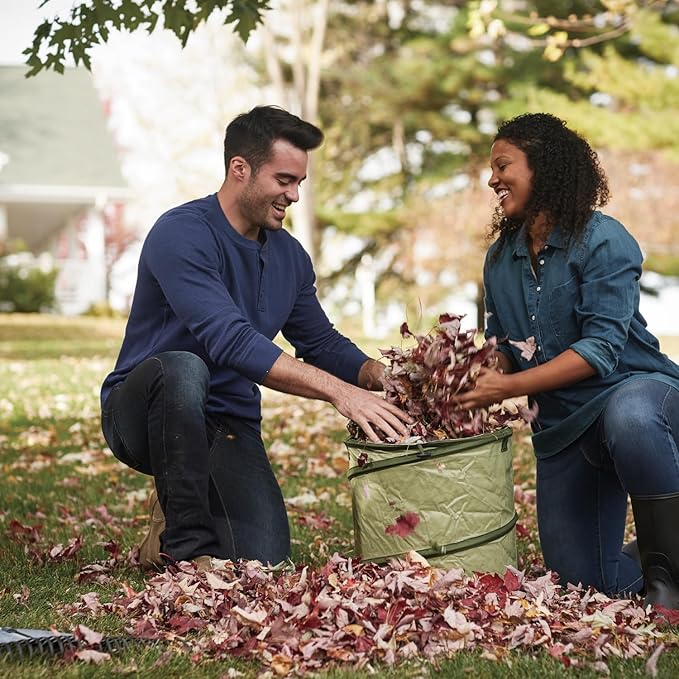 Fiskars Kangaroo Collapsible Garden Bag for Yard Waste, 10 Gallon Reusable Container for Lawn Care and Gardening