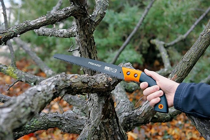 Fiskars 13" Pruning Saw- Fixed Handle - Tree Cutting Saw - Yard and Garden Tools - Black/Orange