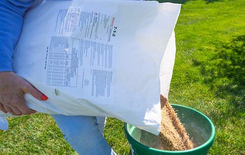 The Andersons 7-1-2 Innova Premium Organic Fertilizer - Safe for Kids & Pets 5,600 sq ft (40 lbs)