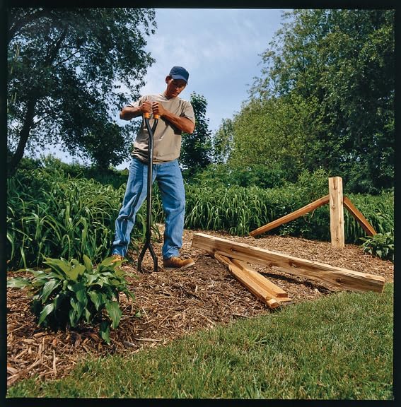 Fiskars 60" Steel Posthole Digger, Long-Handled Construction and Yard Tool, Digger Tool and Garden Tiller for Soil for Fence or Post Installation