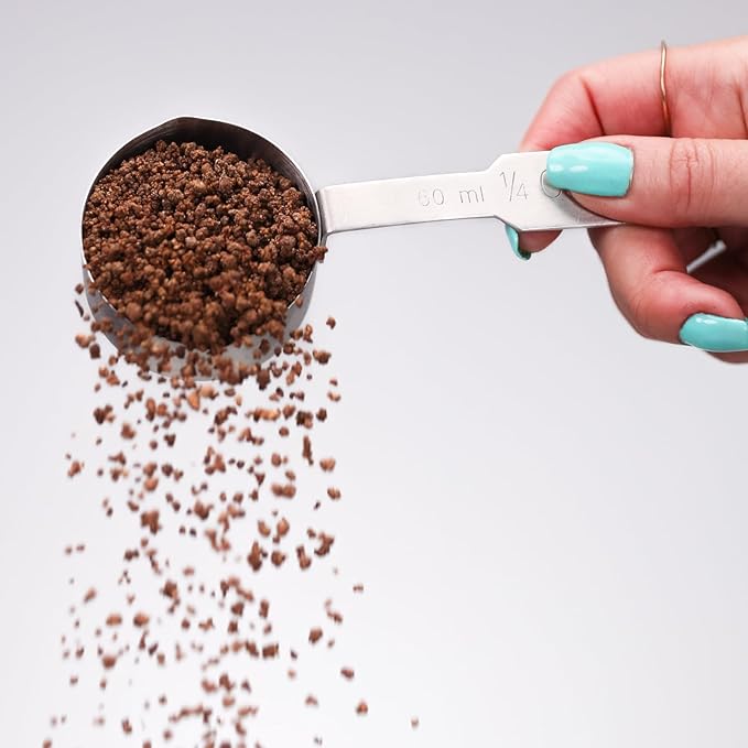 Lomi Blends - All-in-One Lawn and Garden Solution - All-Natural Multi-Vitamin for Healthy Soil, Safe for Kids and Pets, Easy to Use - Sustainable Gardening