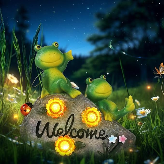 Solar Garden Outdoor Statues Solar Frog Garden Decor Lawn Decor Frog Figurine for Patio with 4 LED Light Cute Frog Face with Solar Lights Gardening Gifts for Mom, Green