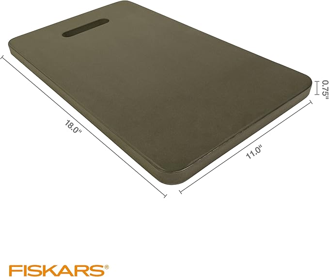 Fiskars Garden Kneeling Pad, 11" x 18" Lightweight and Thick EVA Foam Knee Cushion with Handle for Gardening, Cleaning, or Construction - Moisture and Rip Resistant, Gardening Supplies, Green