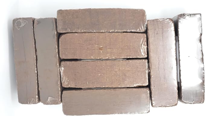 UBICON Easy Use Coco Coir Organic Top Soil for Indoor/Outdoor Plants; 8 Bricks Expands to 20 Gallons, Excellent Aeration, Free of Chemicals, and Retains Water (8)