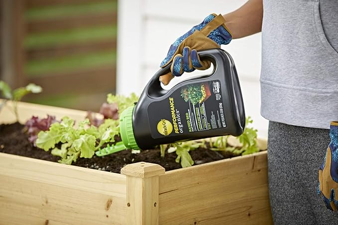 Miracle-Gro Performance Organics Raised Bed Plant Nutrition Granules - Plant Food with Natural & Organic Ingredients, for Vegetables, Fruits, Herbs and Flowers in Raised Beds, 2.5 lbs.