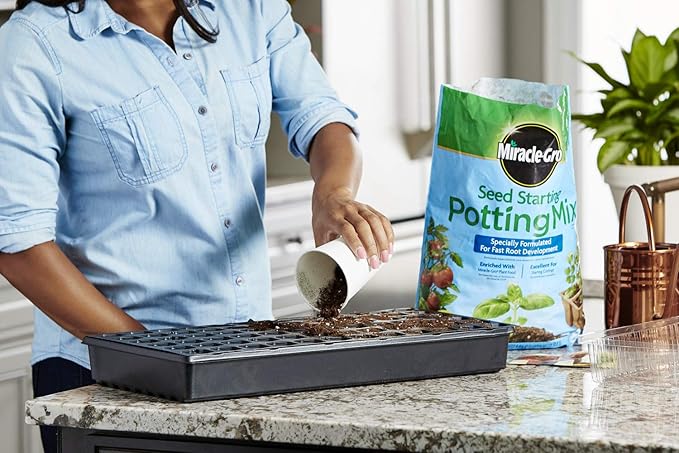 Miracle-Gro Seed Starting Potting Mix, 8 Quarts (Pack of 2), For Use in Containers