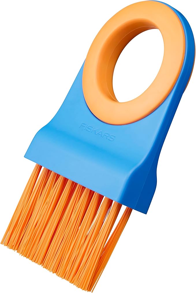 Fiskars Kids Garden Tool Set (4-Piece) - Ages 3+ Educational Toys for Yard Work - Cultivator, Trowel, Scoop and Brush with Organizational Hang Holes