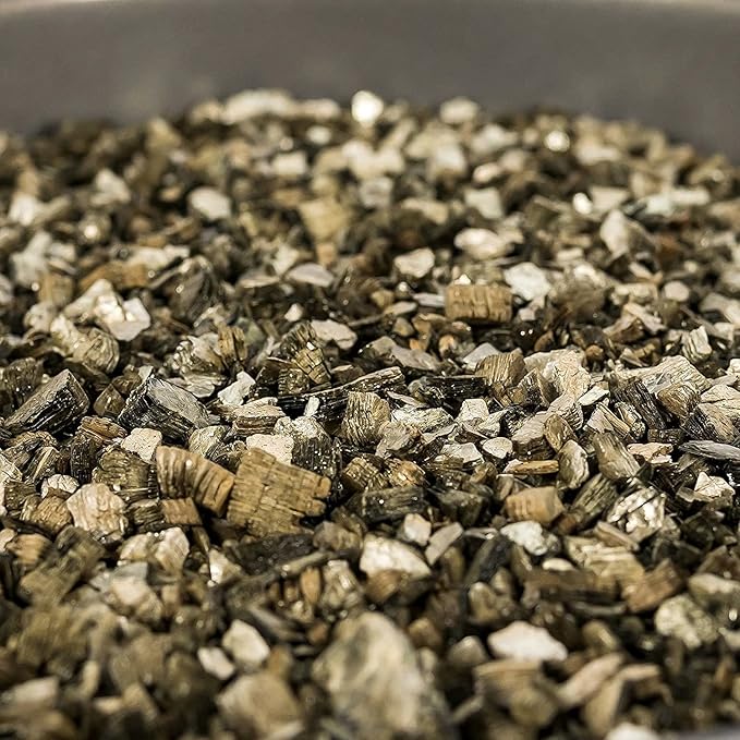 Horticultural Organic Vermiculite - Medium Grade - Natural Soil Additive for Potted Plants - Orchids - Hydroponics - Terrariums (5 Quart)