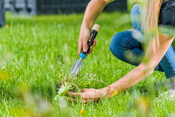 Gardena Ecoline Weeding Trowel: for Easily Removing unwanted Plants Without Chemicals, Ergonomic Handle, Coated Metal, Made from Recycled Materials (17702-20)