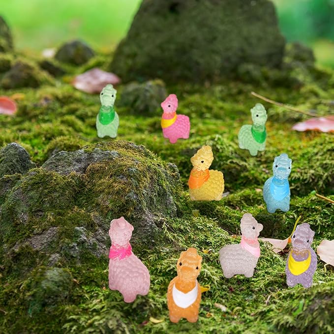 Poen 50 Pcs Resin Miniature Alpaca Figurines Glow in Dark Luminous Mini Animals Alpaca Llama for Garden Landscape Aquarium Dollhouse Decor(Cute Style)