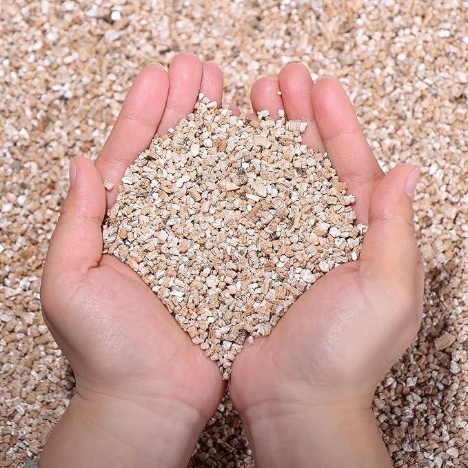 8QT Vermiculite, Organic Vermiculite for Gardening, Plants, Seed Starting, Potting Soil, Muchroom Growing, Horticultural Vermiculite Bulk, 100% Natural, 3-6mm