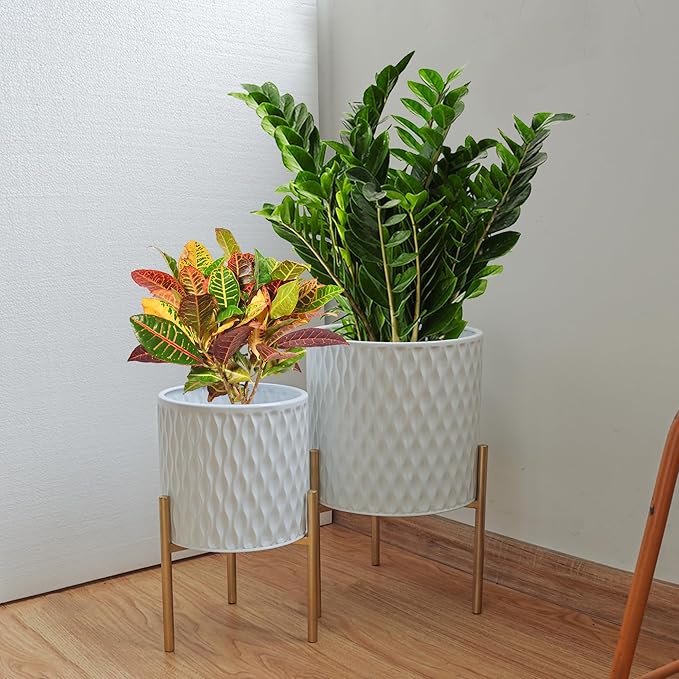 ARNIS Plants Pots with Stand, Set of 2 P lanters, Unique Mid Century Decorative Metal Flower Pots with Drainage, 8.25 & 10.5 Inch, White and Gold
