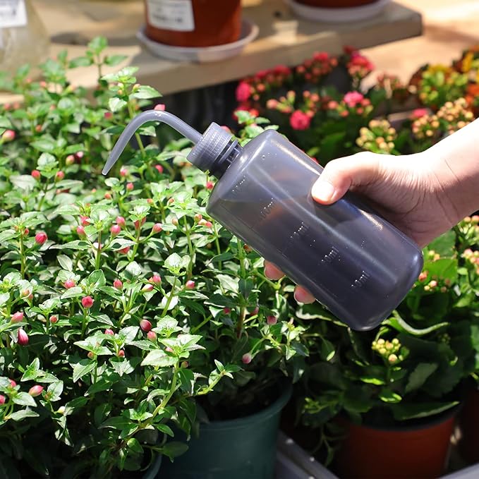 Oubest Squeeze Bottles Succulent Watering Bottle Black Water Squirt Irrigation Bottle Squeeze Sprinkling Can Plastic Wash Plant Bottle 500ml 2pc