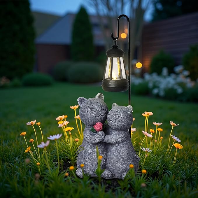 Cat Garden Statues with Solar Lantern Romantic Resin Kitty Couple Holding Rose Funny Cat Decor Gifts for Women Cats Figurines for Yard Lawn Porch Patio Decor