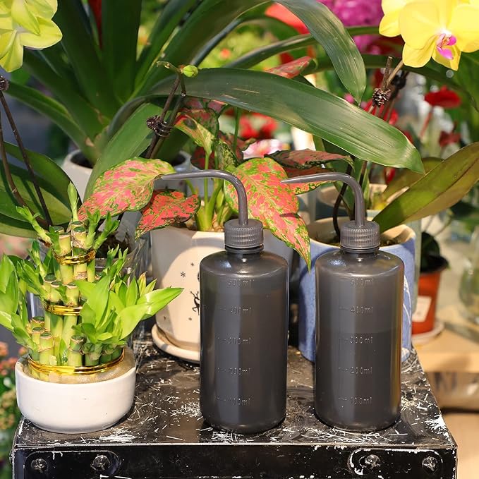 Oubest Squeeze Bottles Succulent Watering Bottle Black Water Squirt Irrigation Bottle Squeeze Sprinkling Can Plastic Wash Plant Bottle 500ml 2pc