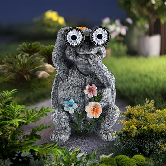 Outdoor Solar Garden Statues, Funny Garden Decor Statue - Resin Animal Statues Decor with Binoculars, Outdoor Solar Statues for Patio Decor, Unique Garden Gifts for Women.