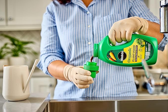 Miracle-Gro Organic Plant Food, Made from Plants for All Plants, Use with Indoor or Outdoor Container Plants and In-Ground Gardens, OMRI Listed, 32 oz.