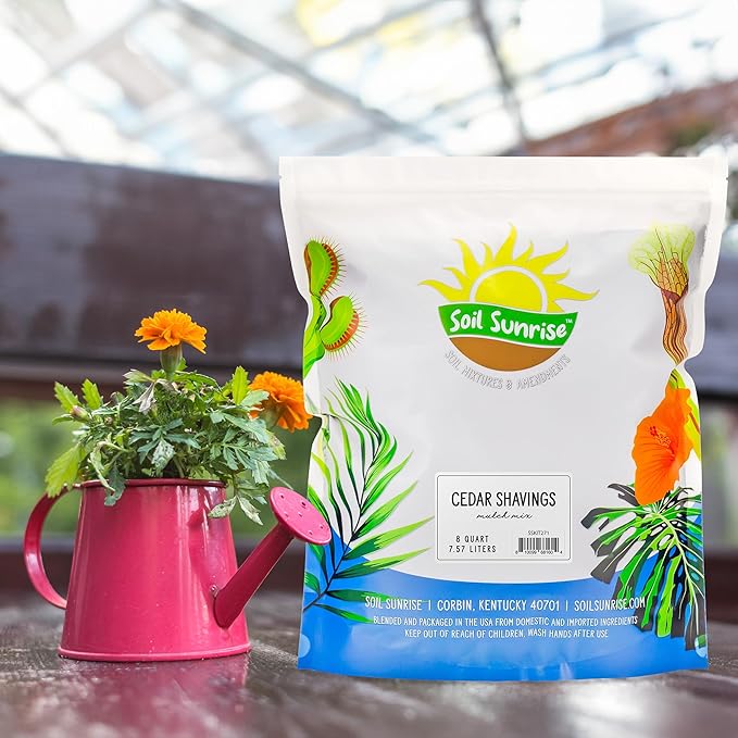 Natural Cedar Shavings Mulch/Bedding (8 Quarts), Garden Mulch and Small Animal Pet Bedding