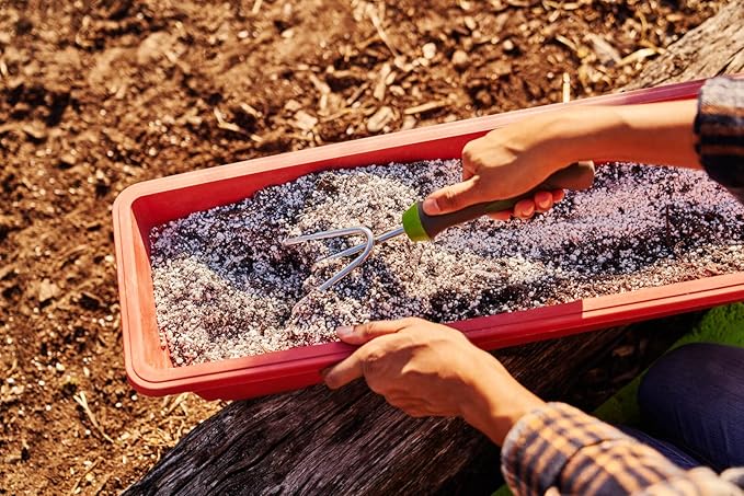 Diatomaceous Earth Soil Additive | Aids Drainage | Creates Soil Structure for Roots - (3 Quart Bag)