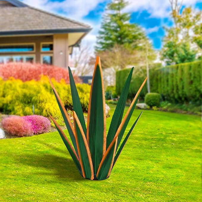 Large Tequila Rustic Sculpture, Rustic Metal Agave Plants for Outdoor Patio Yard, Home Decor Hand Painted Metal Agave Garden Yard Statue, Outdoor Lawn Ornaments Yard Stakes (Dark Green - M)