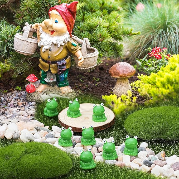 220 Pcs Mini Resin Frogs Green Plastic Miniature Tiny Figurines Tiny Frogs for Fairy Garden Moss Landscape DIY Craft Accessories Home Ornament and Dollhouse Birthday Party Favors