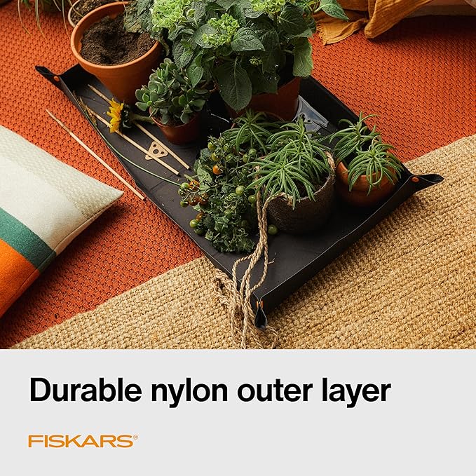 Fiskars Large Repotting Mat for Indoor Garden Transplanting and Soil Mess Control, Foldable and Water Resistant, 32.5" x 17.5"
