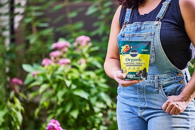 Miracle-Gro Organic Planting Tablets, for Transplants and Starter Plants, Formulated with Calcium, Jump Starts Root Growth, OMRI Listed, 20 Tablets (2-Pack)