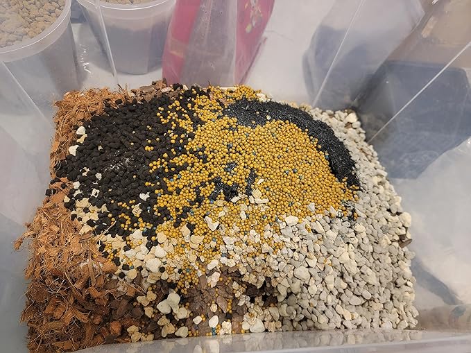 Horticultural Pumice for Plants Professional Sifted (50 QT, 1/2 inch)