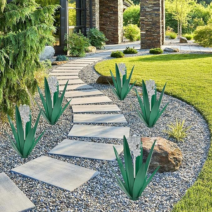 Metal Agave Plant Garden Art, 2 Pack Tequila Rustic Sculpture, Rustic Metal Agave Plants Garden Lawn Home Ornaments, for Yard Stakes, Garden Figurines, Outdoor Patio (2 PCS White Flowers)