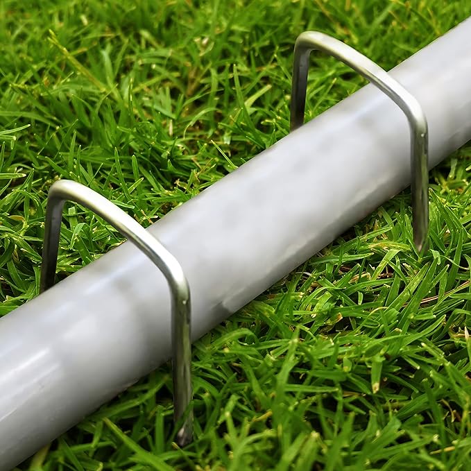 Landscape Staples 4 Inch 100pcs 11 Gauge Garden Stakes, Heavy Duty Galvanized Garden Staple for Fences, Lawns, Weed Barriers, and Landscape Fabrics, Netting, Irrigation Hose, Floor Mats