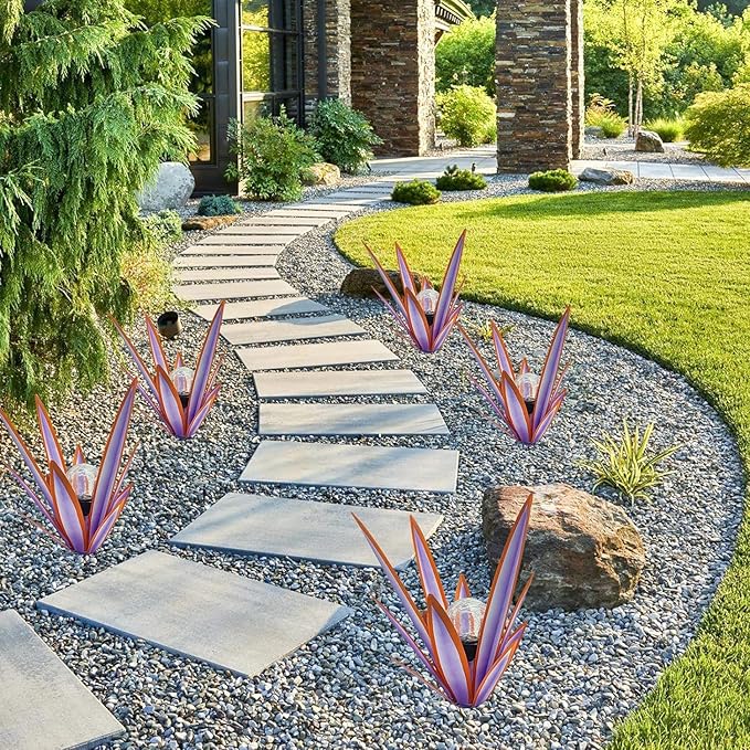 Metal Agave Plant Garden Art, 2 Pack Tequila Rustic Sculpture, Rustic Metal Agave Plants Garden Lawn Home Ornaments, for Yard Stakes, Garden Figurines, Outdoor Patio (2 PCS Purple with Light)