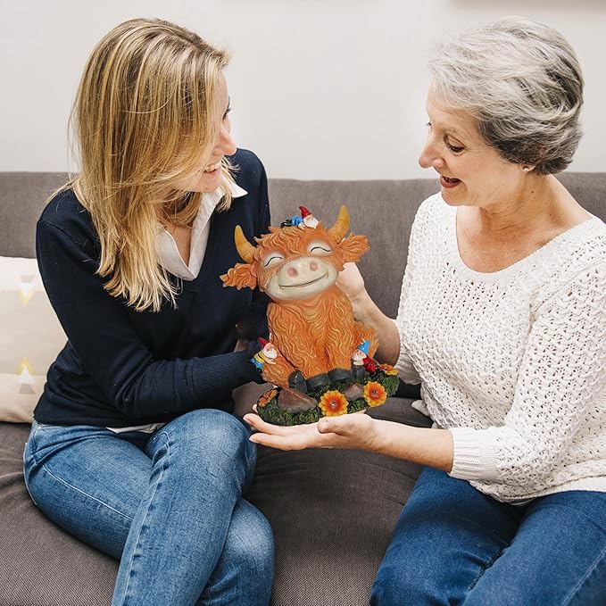 Solar Garden Statue Highland Cow Figurine with Funny Gnomes Garden Outdoor Decor for Yard Patio Lawn Christmas Housewarming Gifts for Women,Mom,Grandma