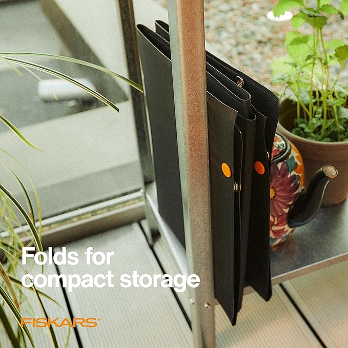 Fiskars Large Repotting Mat for Indoor Garden Transplanting and Soil Mess Control, Foldable and Water Resistant, 32.5" x 17.5"