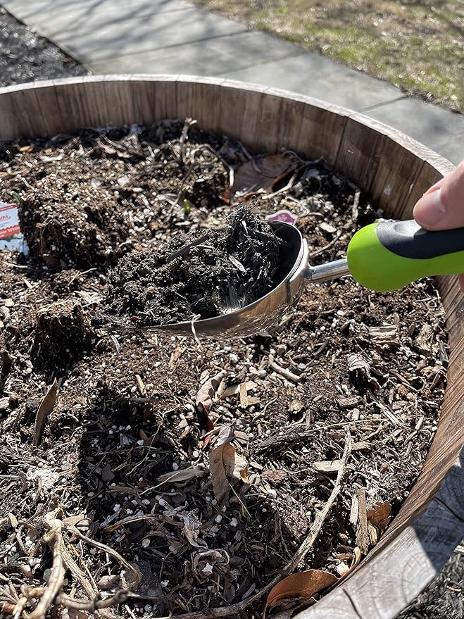 Garden Guru Super Strong Garden Scoop Trowel Shovel Transplanter - Stainless Steel - Rust Resistant - Ergonomic Grip - Perfect Hand Shovel for Gardening Transplanting and Digging